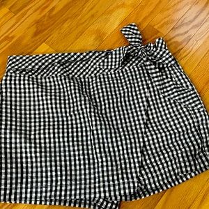 vineyard vines black gingham skort s